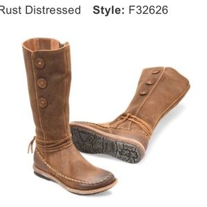 Born TORREY Boots, Distressed Rust color, size 8.5